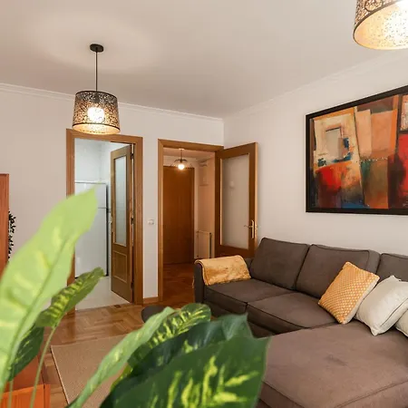 Espumeru, En Vut-183-as شقة *